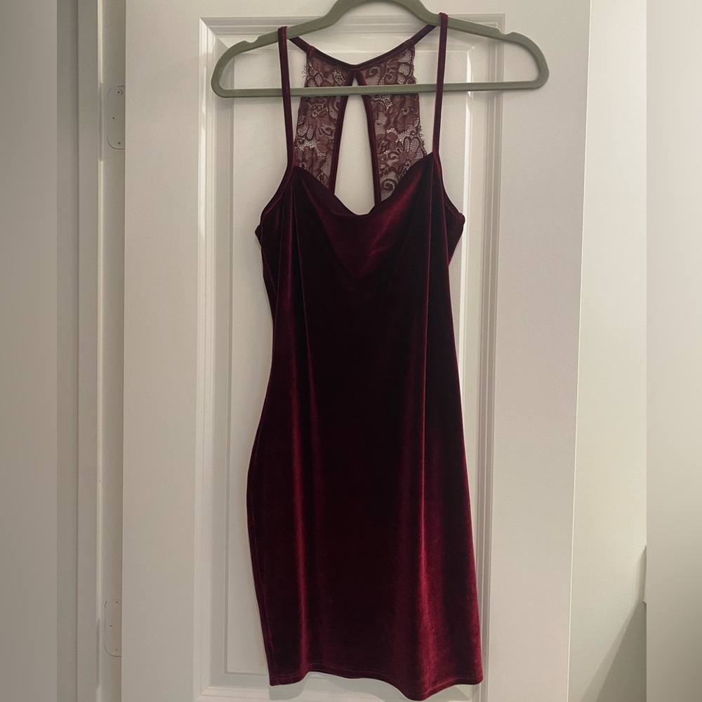 Lulu’s velvet dress